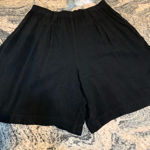 Excellent condition Chicos Black skort!